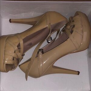 Elegant Tan Women's Heels